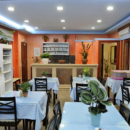 Polydefkis Hotel