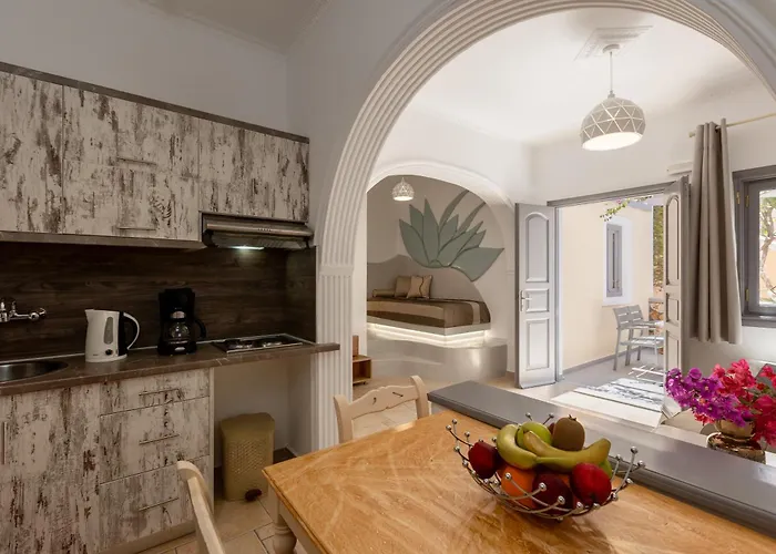 Polydefkis 4* Kamari (Santorini)