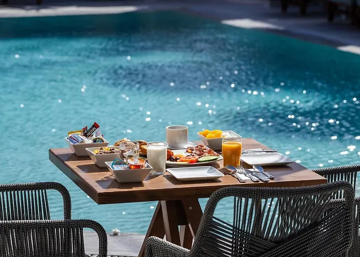 Hotel Polydefkis Kamari (Santorini)