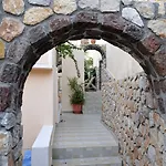 מלון Polydefkis Kamári