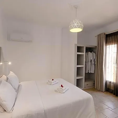 Polydefkis 酒店 4*