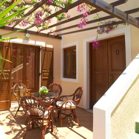 Polydefkis 4* Kamari (Santorini)