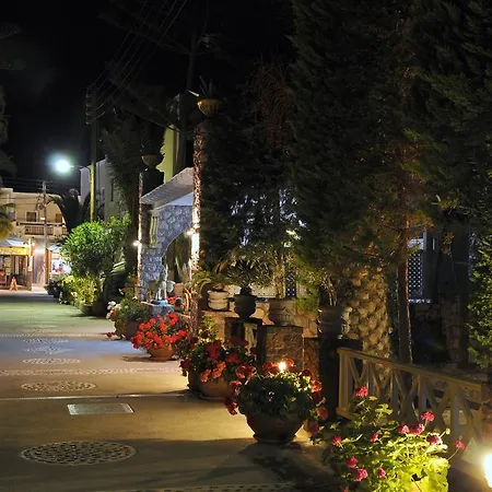 Polydefkis 酒店 4*